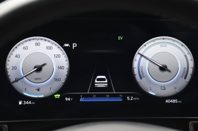 Used 2023 Hyundai Elantra Limited FWD image 10