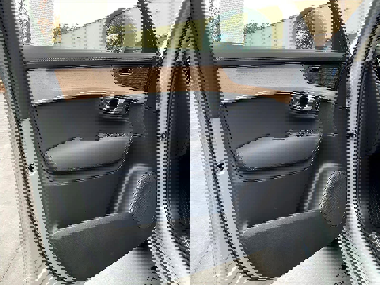 New 2026 Volvo XC90 B5 Plus w/ Protection Package image 24