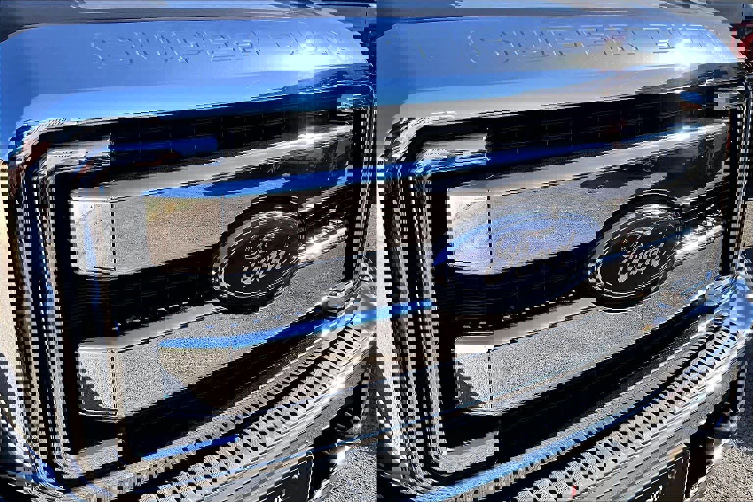 Used 2015 Ford F250 Lariat w/ Lariat Ultimate Package image 30