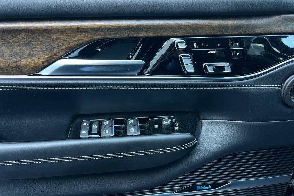 Used 2022 Jeep Grand Wagoneer Series I w/ Flexible Seating Group AWD/4WD image 11