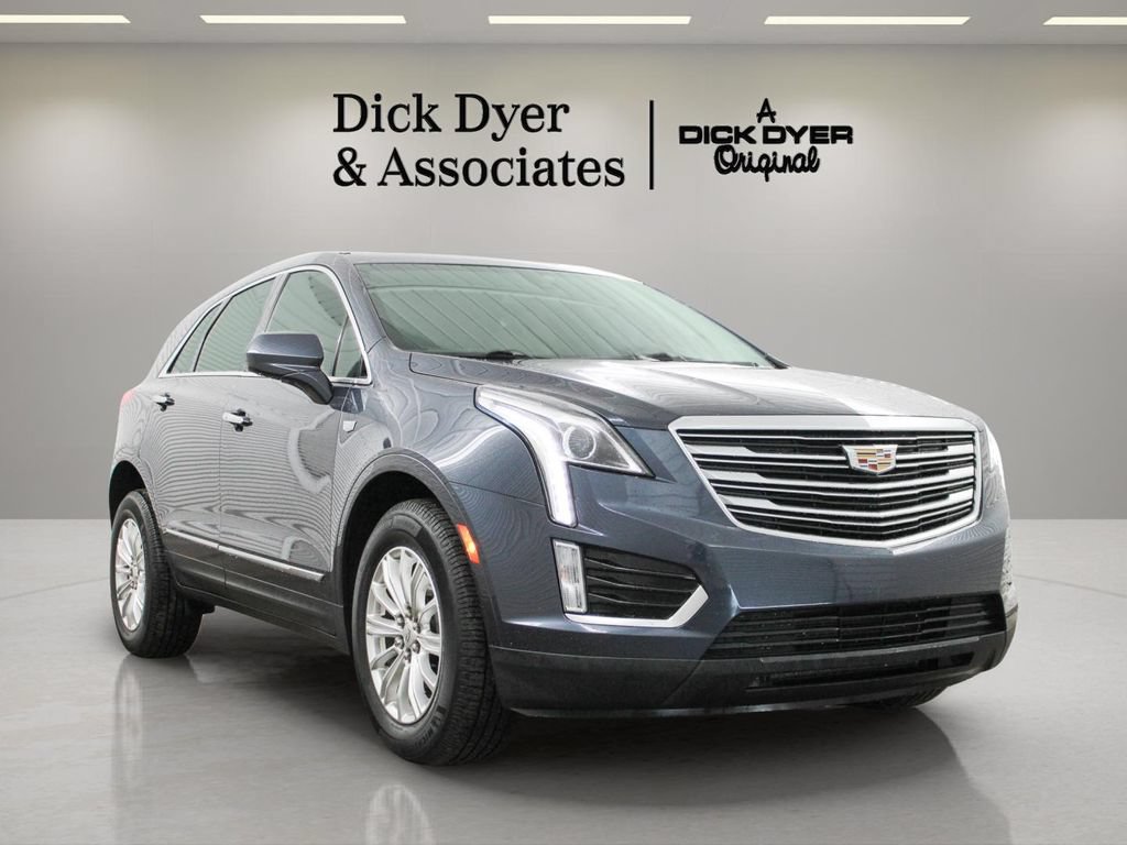 Used 2019 Cadillac XT5 FWD image 3