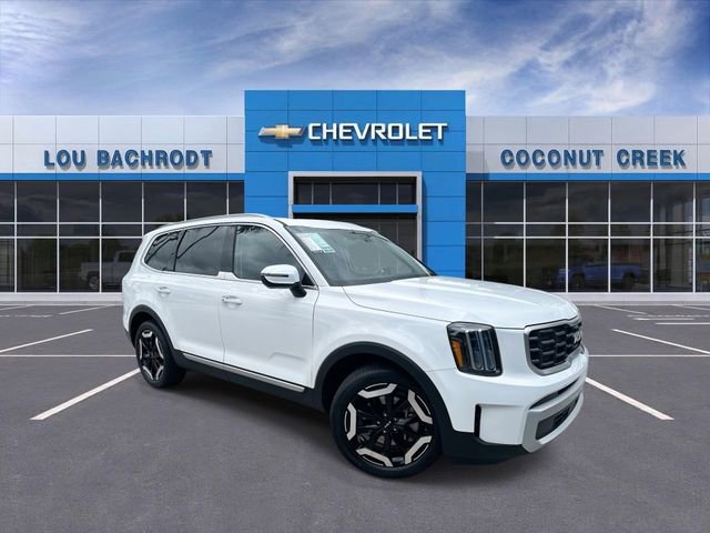 Used 2025 Kia Telluride S FWD image 1