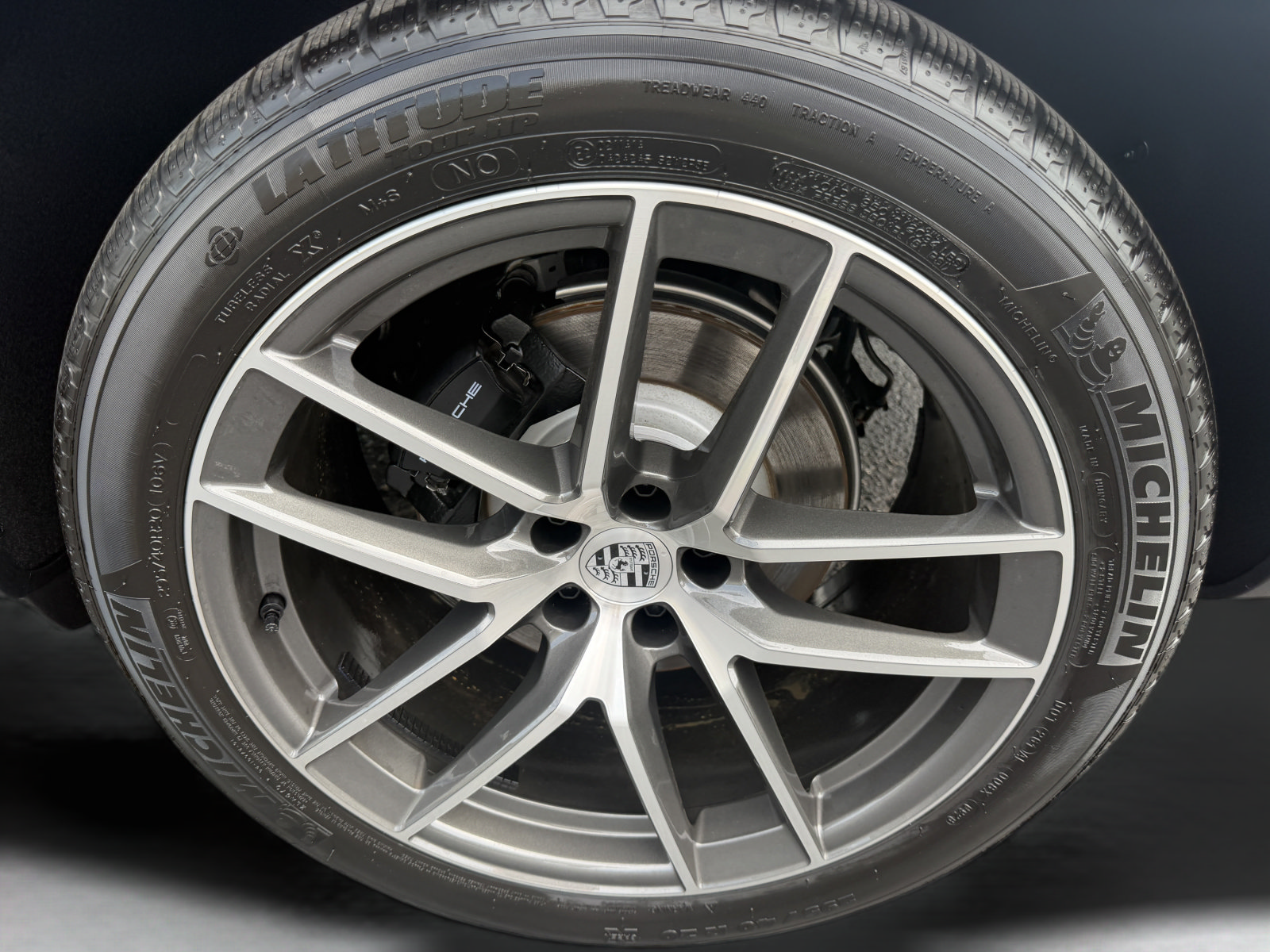 New 2026 Porsche Macan AWD/4WD image 9