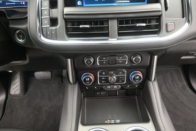 Used 2022 Chevrolet Tahoe Z71 w/ Luxury Package AWD/4WD image 9