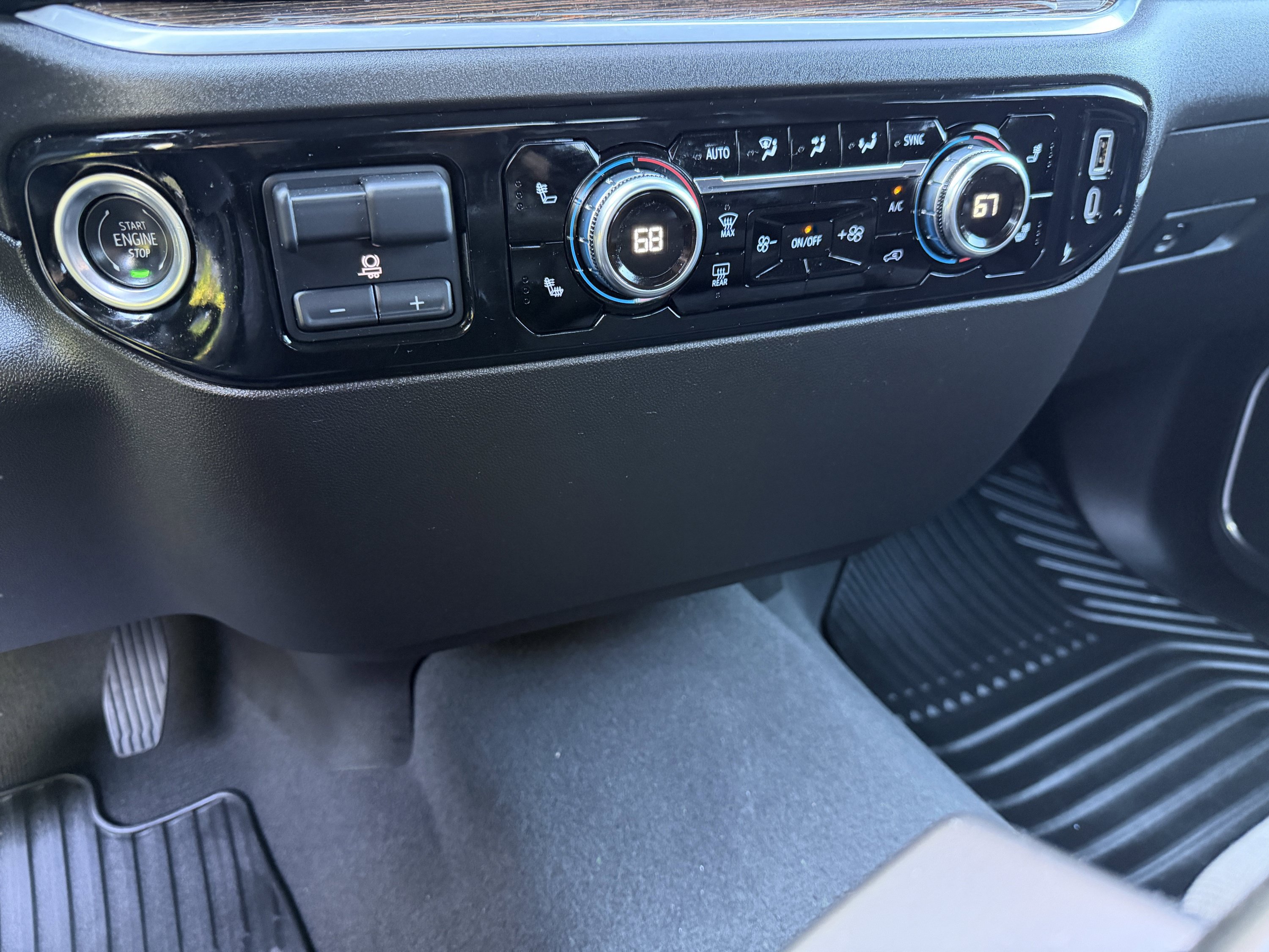 Used 2024 GMC Sierra 1500 SLE w/ Preferred Package AWD/4WD image 19
