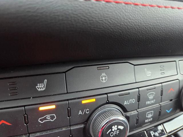 Used 2025 Dodge Durango GT AWD/4WD image 18