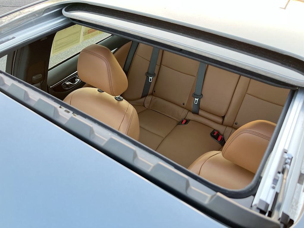 Used 2024 INFINITI Q50 Sensory image 23