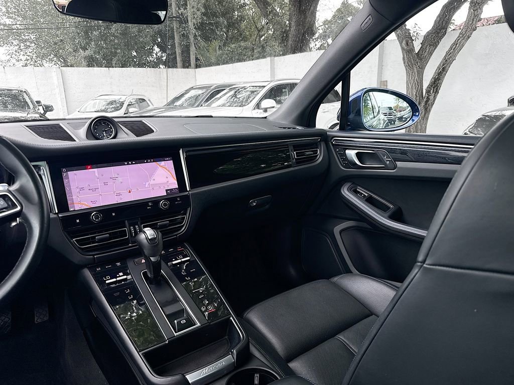 Used 2023 Porsche Macan image 25