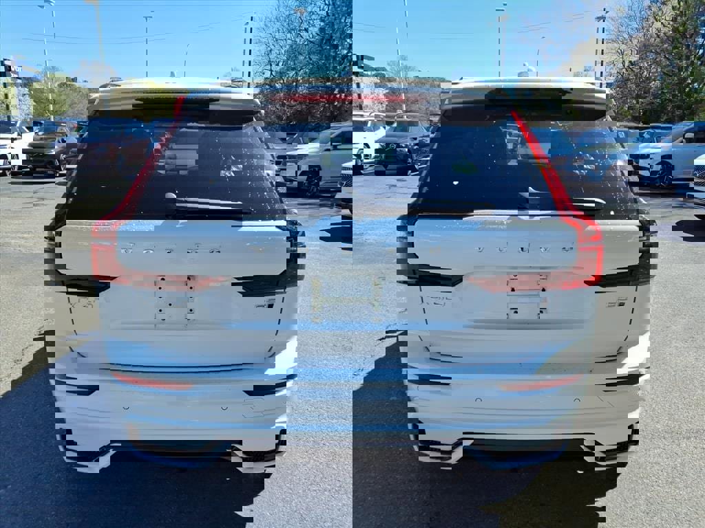 New 2026 Volvo XC60 B5 Core w/ Climate Package image 4