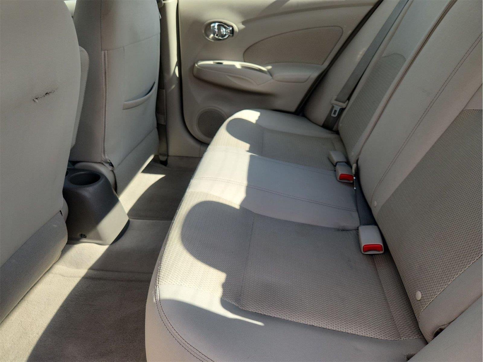 Used 2014 Nissan Versa SV FWD image 20