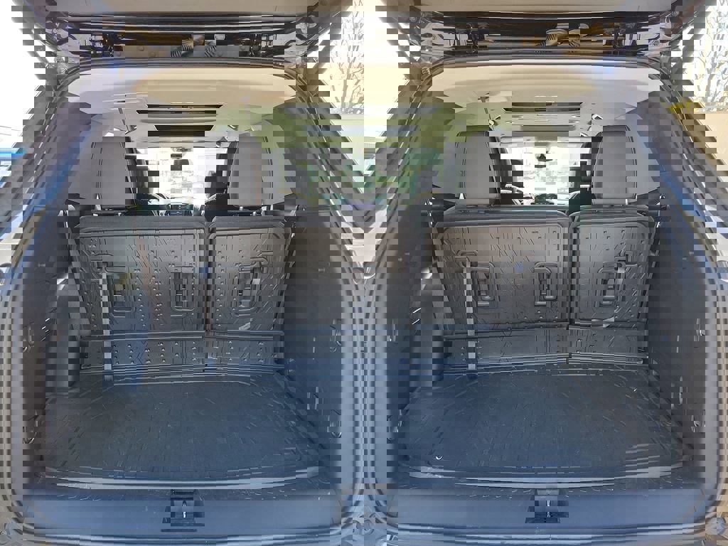 Used 2020 Chevrolet Traverse Premier w/ Redline Edition FWD image 6