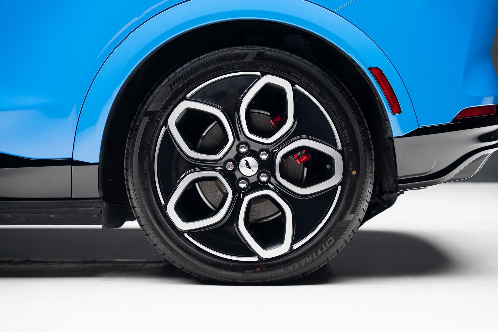 Used 2021 Ford Mustang Mach-E GT image 20