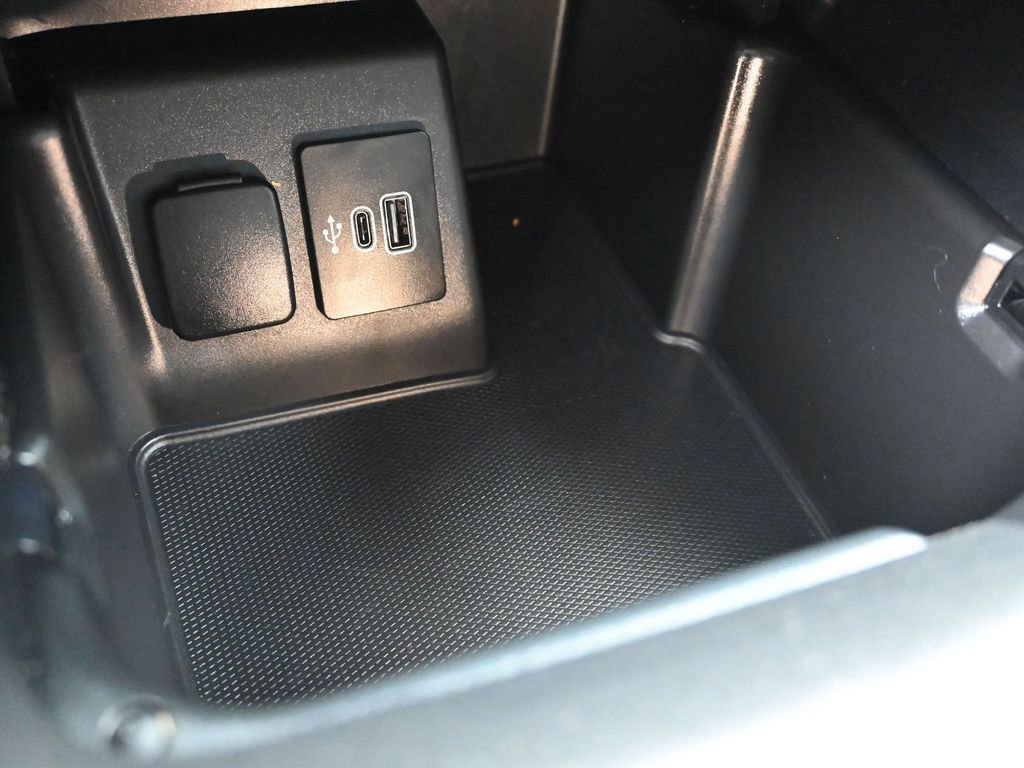 Used 2025 Ford Explorer Active image 18