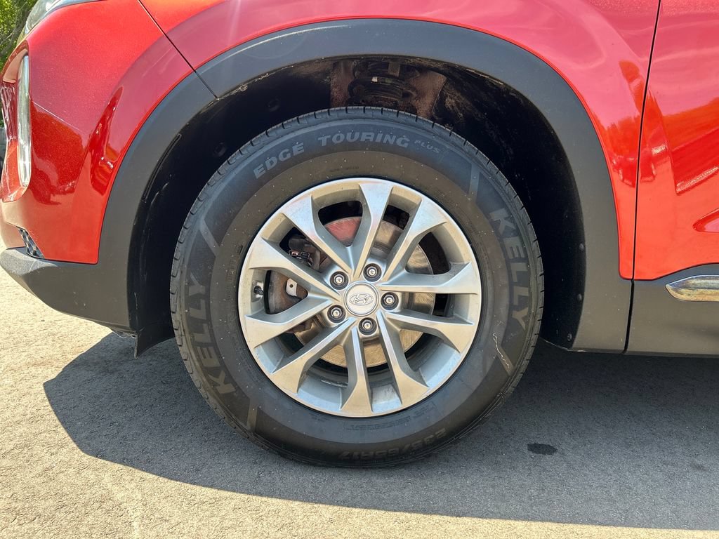 Used 2019 Hyundai Santa Fe SE AWD/4WD image 10