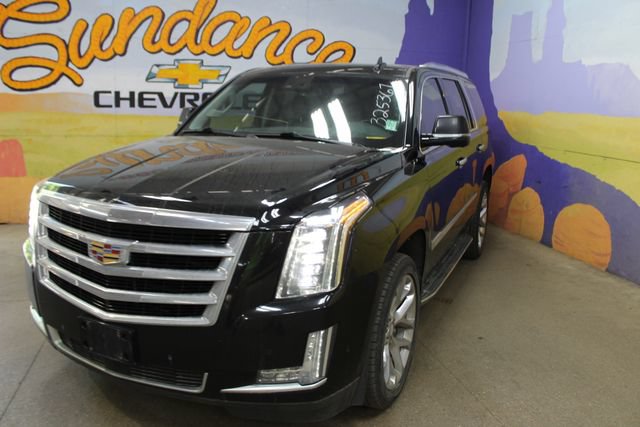Used 2018 Cadillac Escalade Premium Luxury AWD/4WD image 4