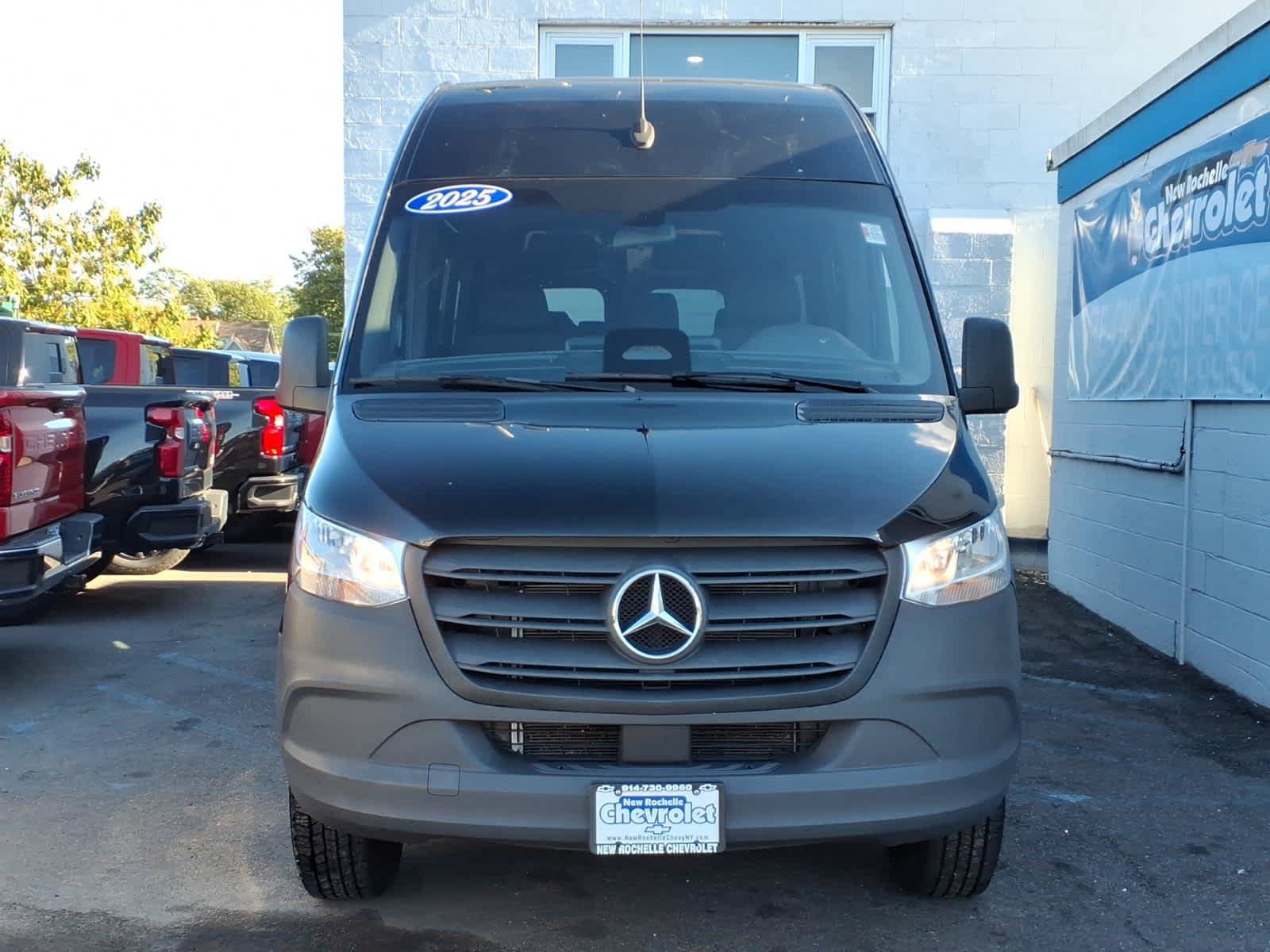 Used 2025 Mercedes-Benz Sprinter 2500 image 2