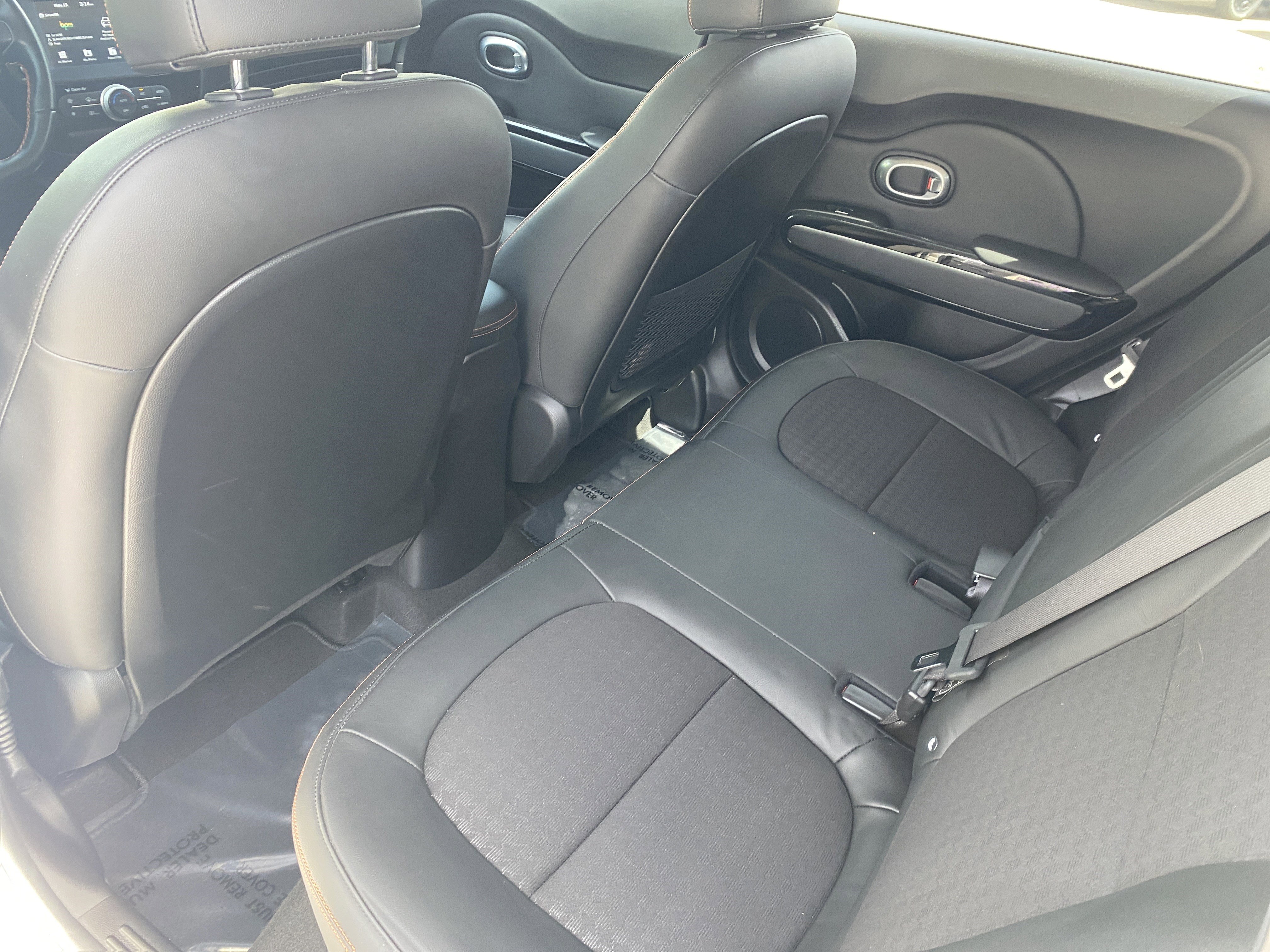 Used 2018 Kia Soul ! FWD image 19