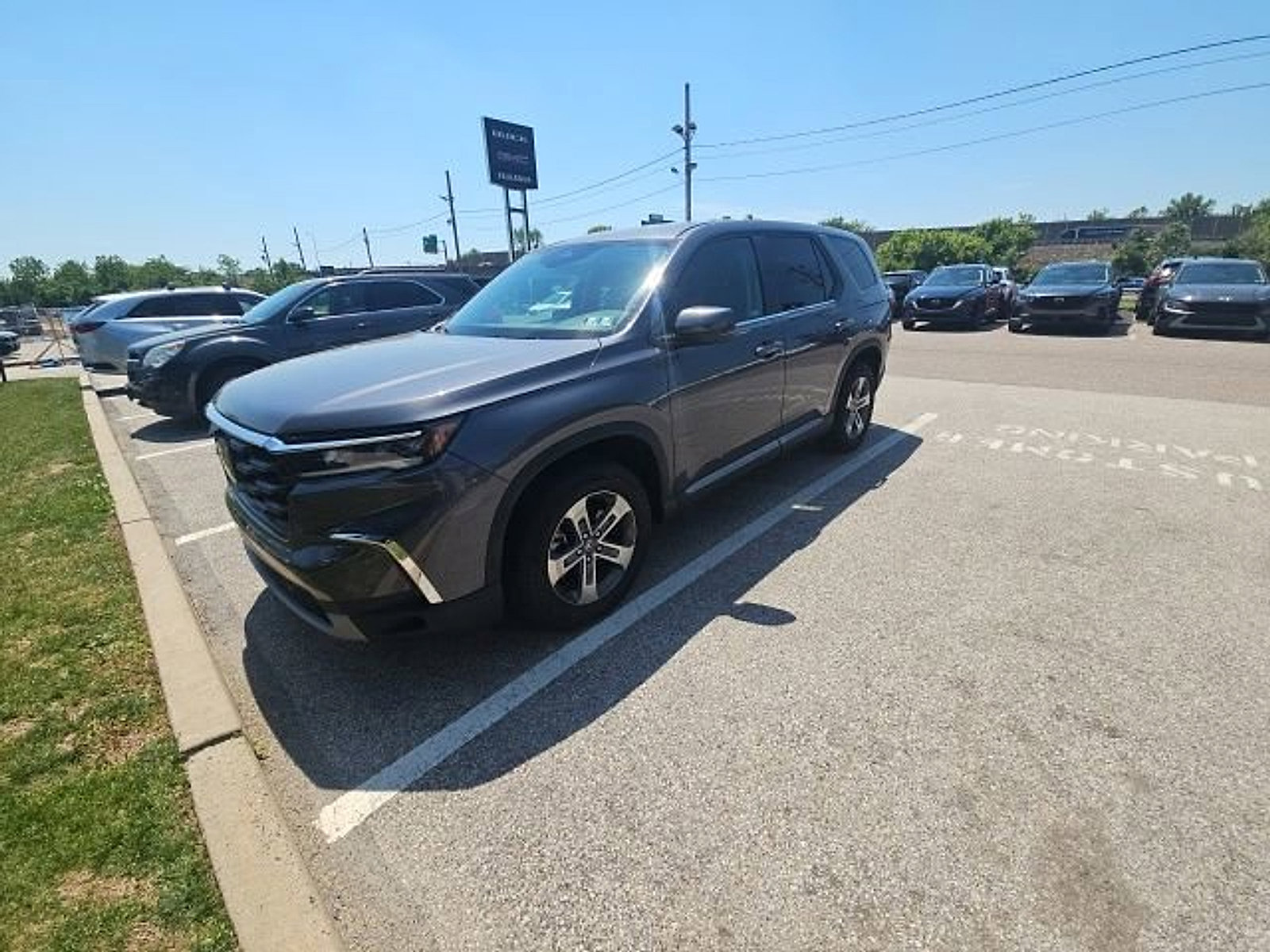 Used 2024 Honda Pilot EX-L image 5