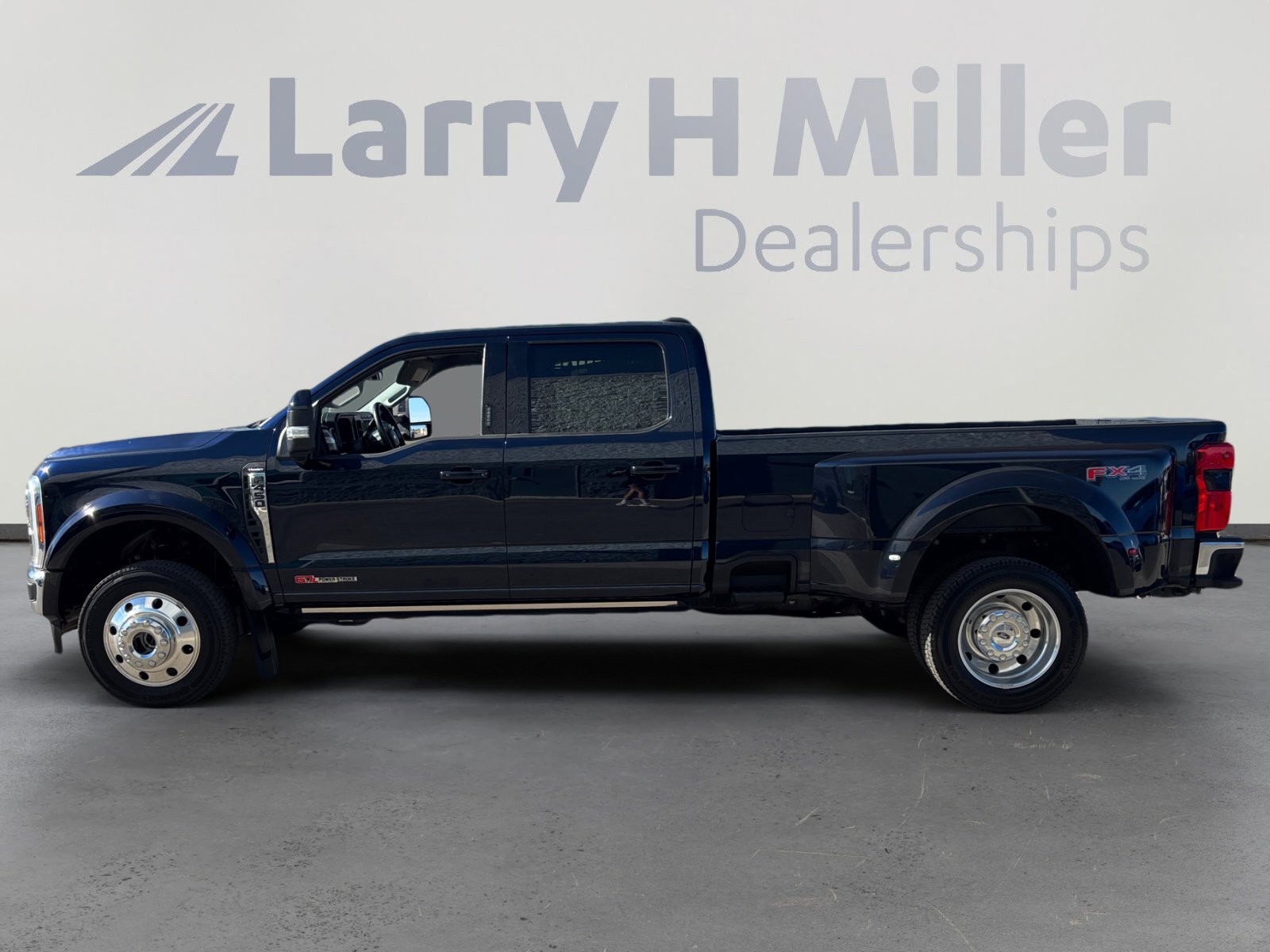 Used 2023 Ford F450 Lariat w/ Lariat Ultimate Package image 2
