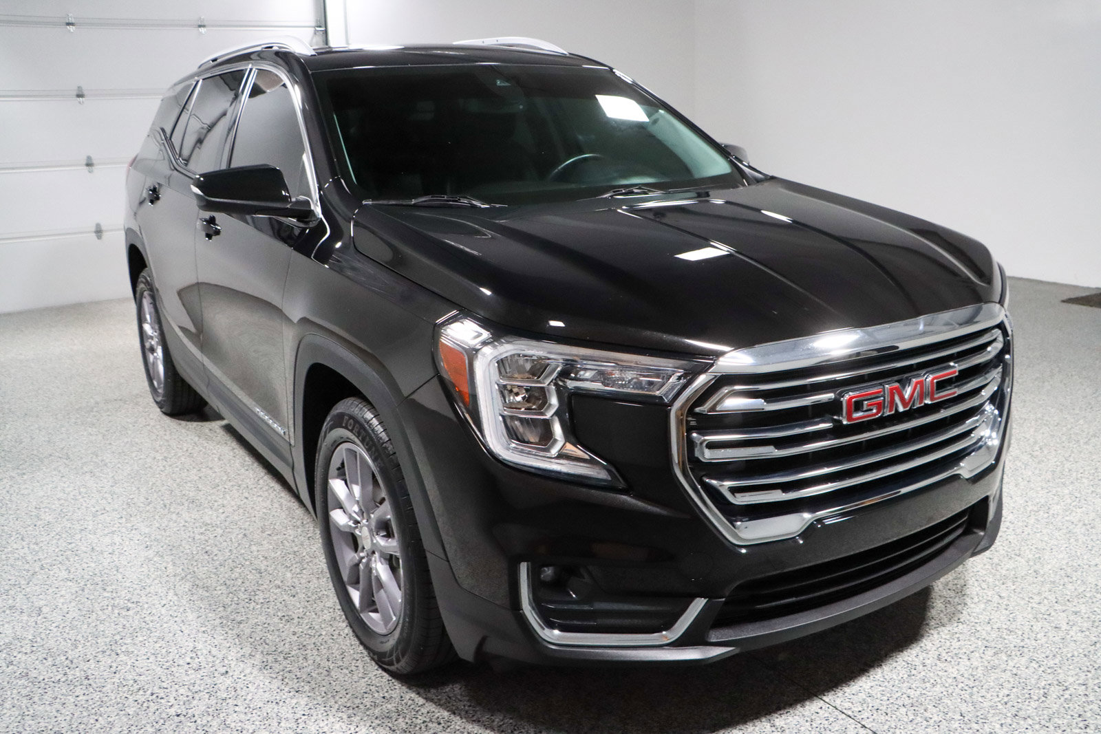 Used 2024 GMC Terrain SLT image 5