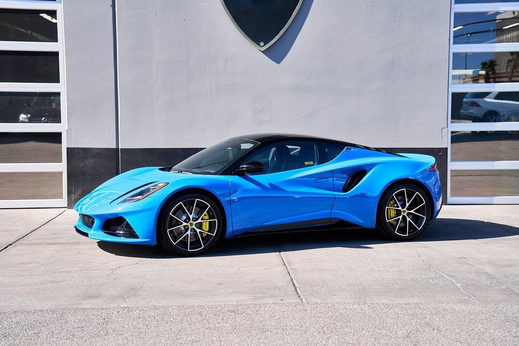 Used 2025 Lotus Emira RWD image 4