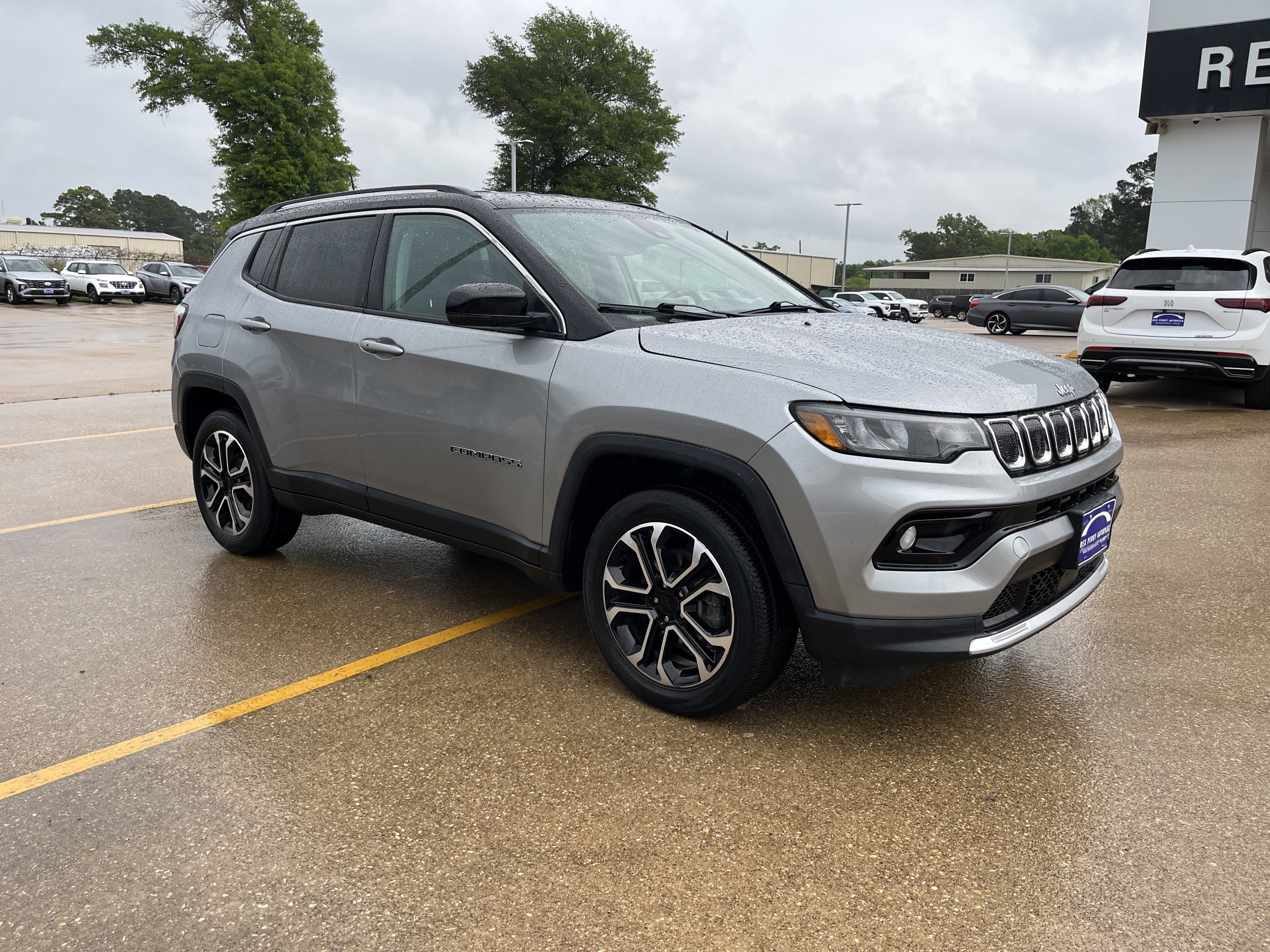 Used 2022 Jeep Compass Limited image 2