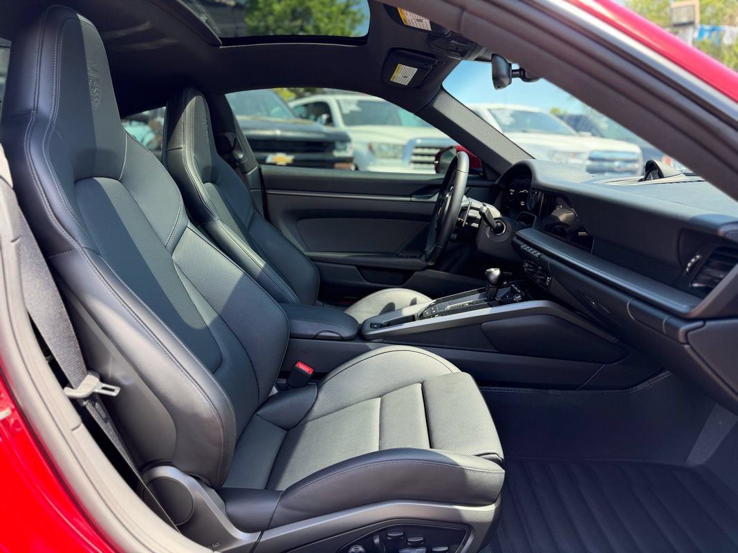 Used 2024 Porsche 911 Carrera RWD image 6