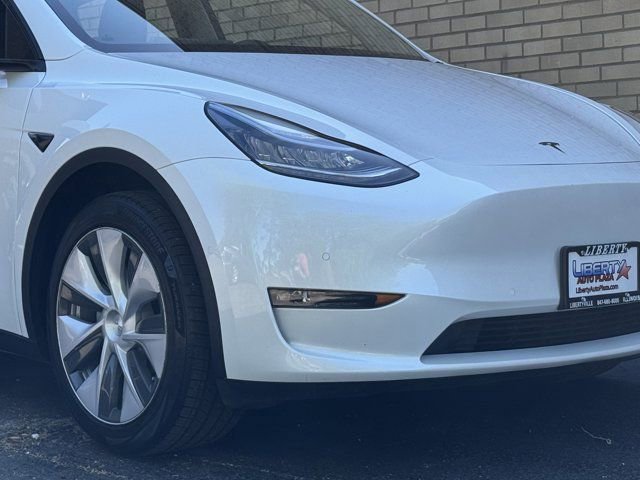 Used 2021 Tesla Model Y Long Range AWD/4WD image 3