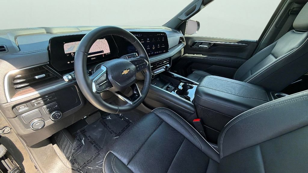 Certified 2025 Chevrolet Suburban Premier RWD image 18
