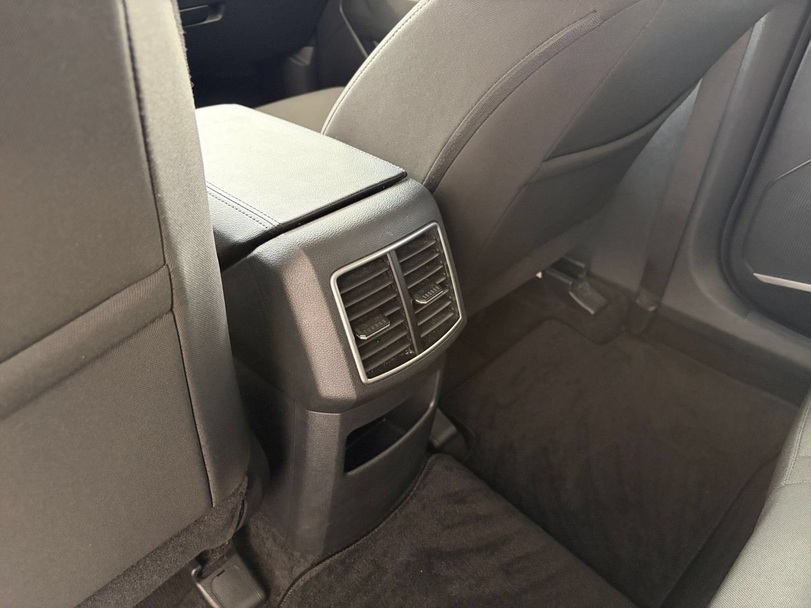 Used 2025 Kia Sportage LX FWD image 22