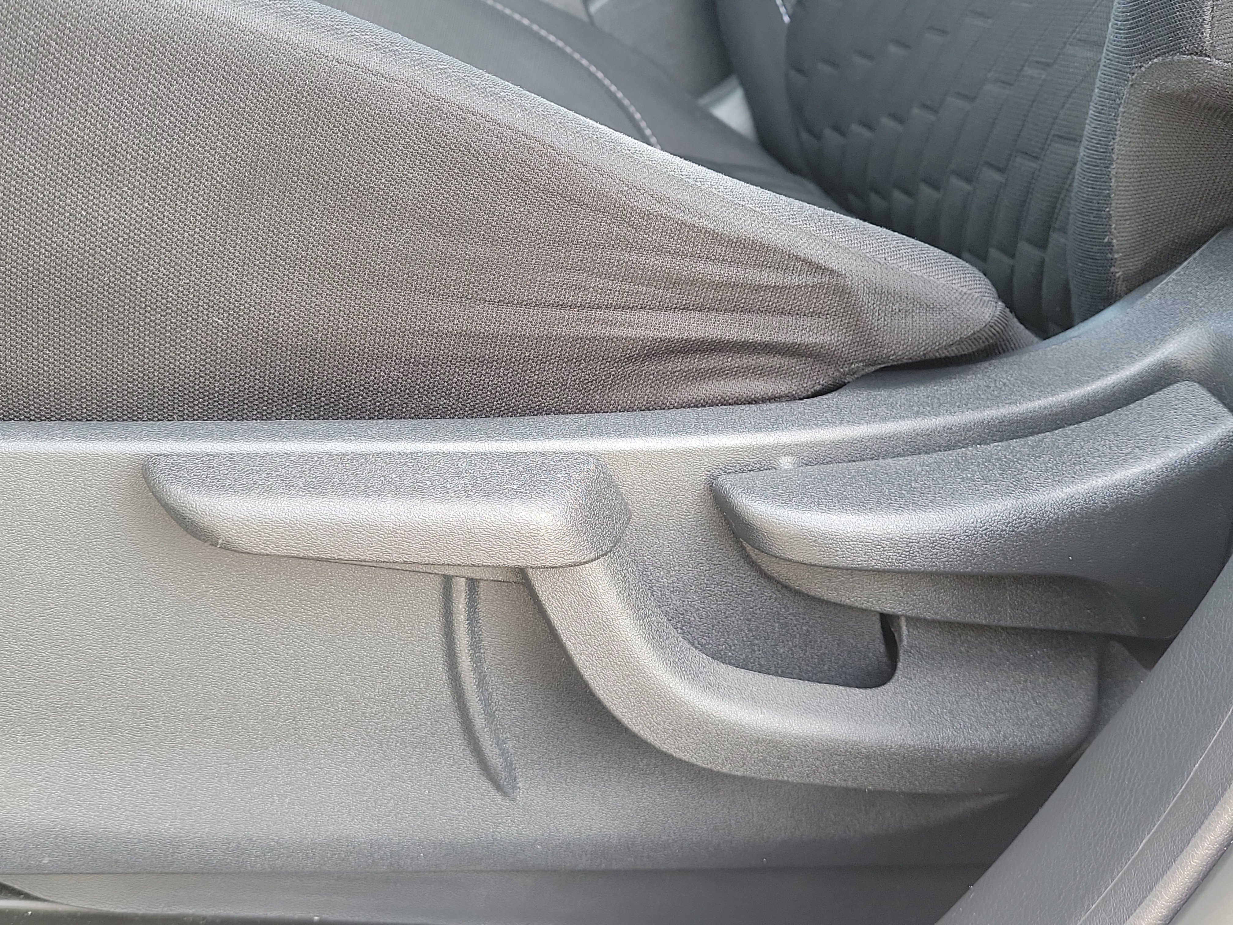 Certified 2021 Nissan Kicks SV FWD image 18