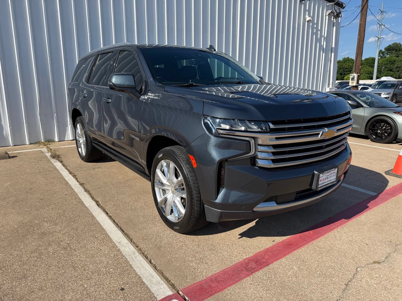 Used 2021 Chevrolet Tahoe High Country w/ Premium Package RWD image 5