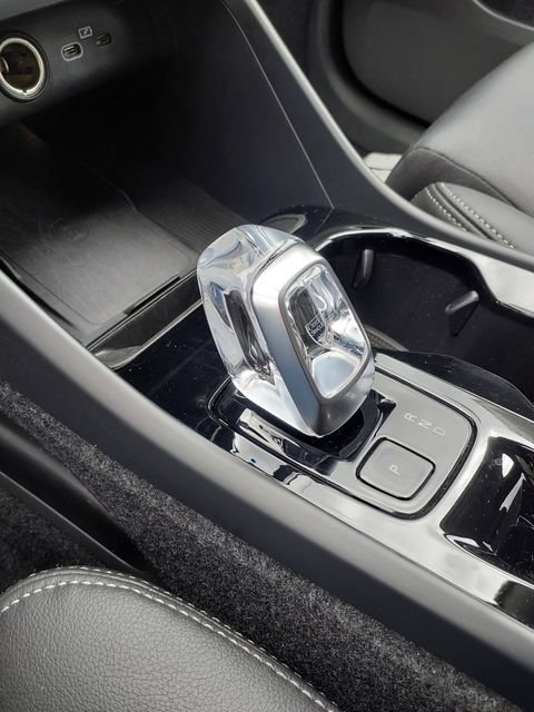 Certified 2026 Volvo XC40 B5 Plus AWD/4WD image 12