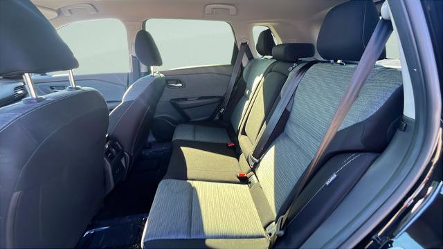 Used 2023 Nissan Rogue SV image 21
