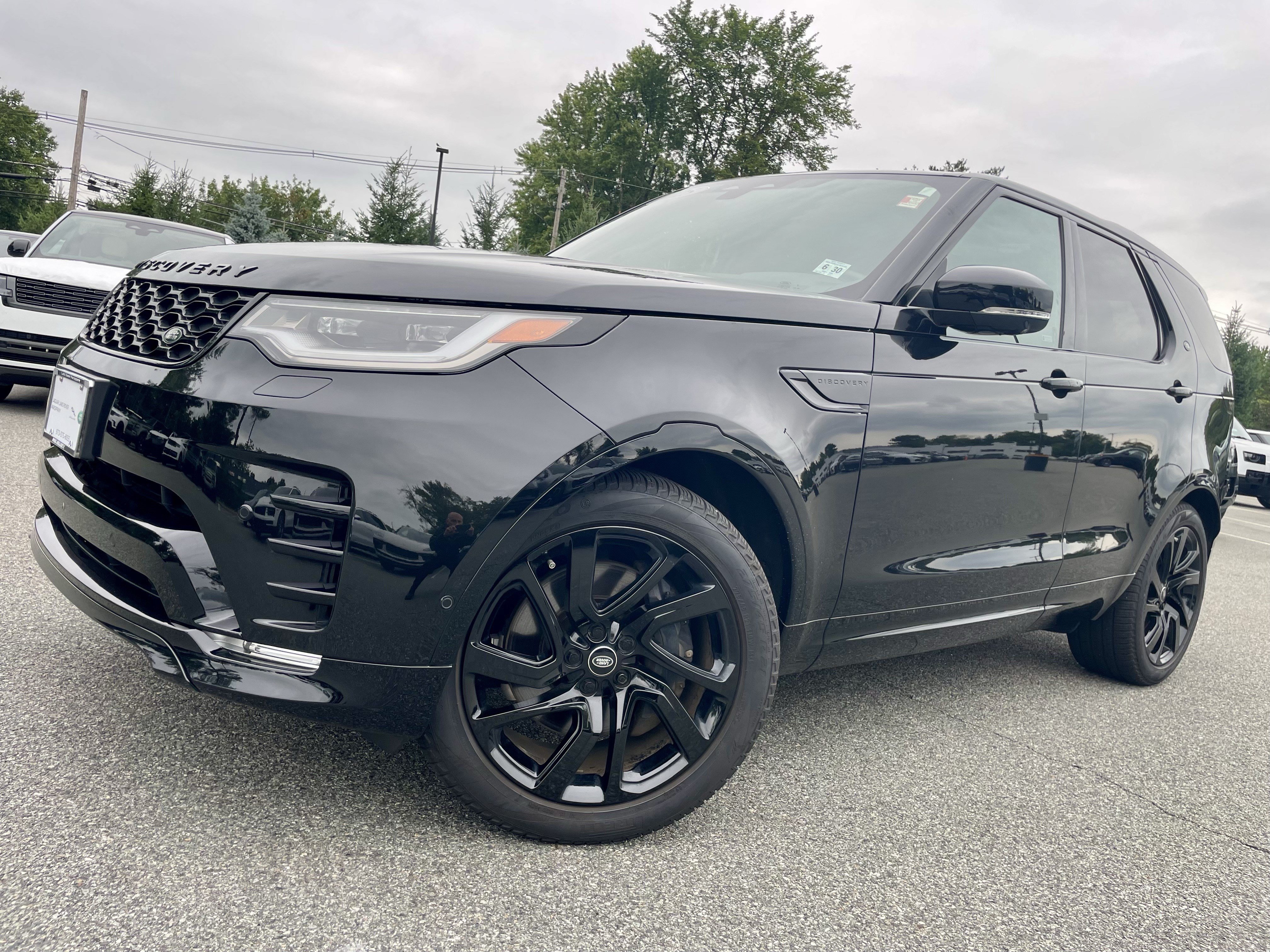 Certified 2025 Land Rover Discovery Dynamic SE AWD/4WD image 39