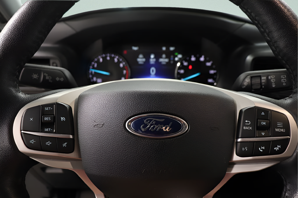 Used 2021 Ford Explorer XLT AWD/4WD image 13