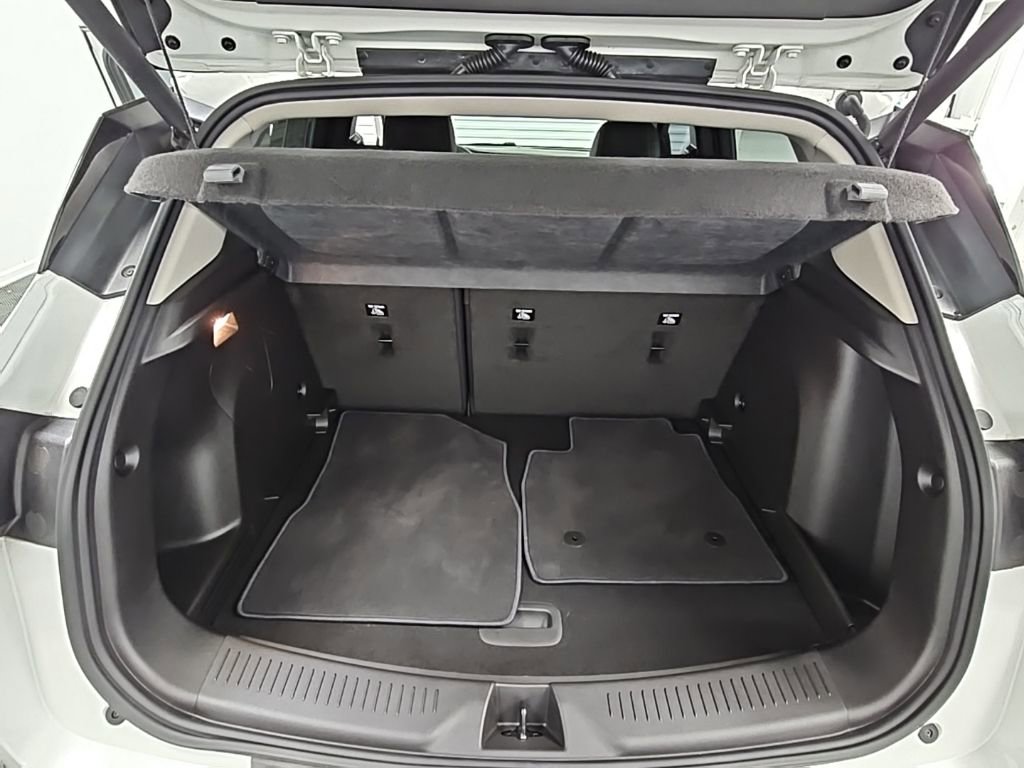 Used 2022 Buick Encore GX Essence w/ Experience Buick Package image 35