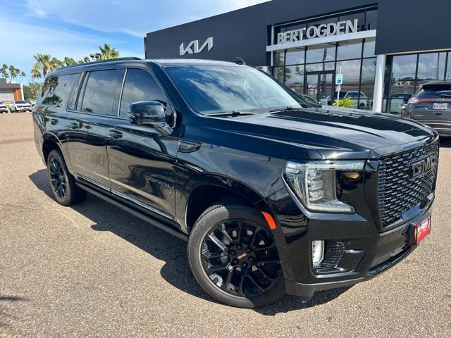 Used 2022 GMC Yukon XL Denali RWD image 1