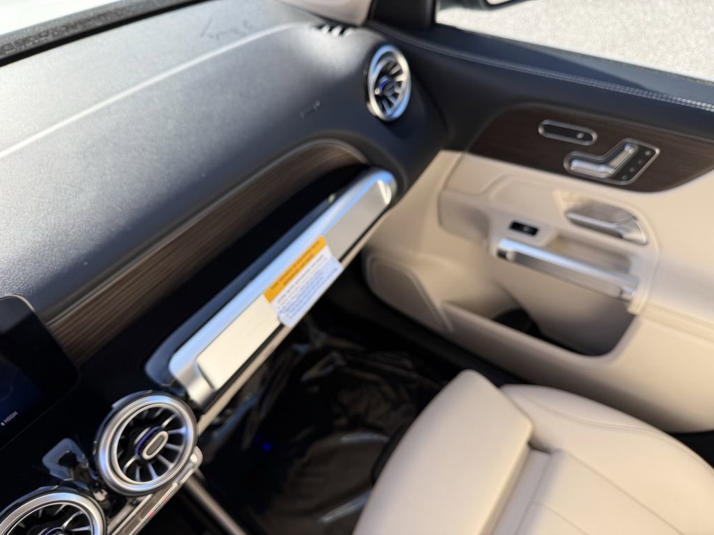 Certified 2025 Mercedes-Benz GLB 250 4MATIC image 34