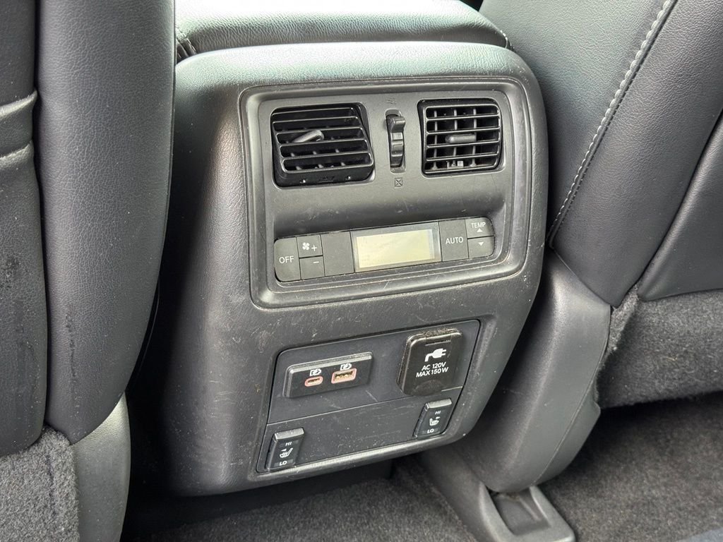 Used 2019 Nissan Pathfinder SL FWD image 39