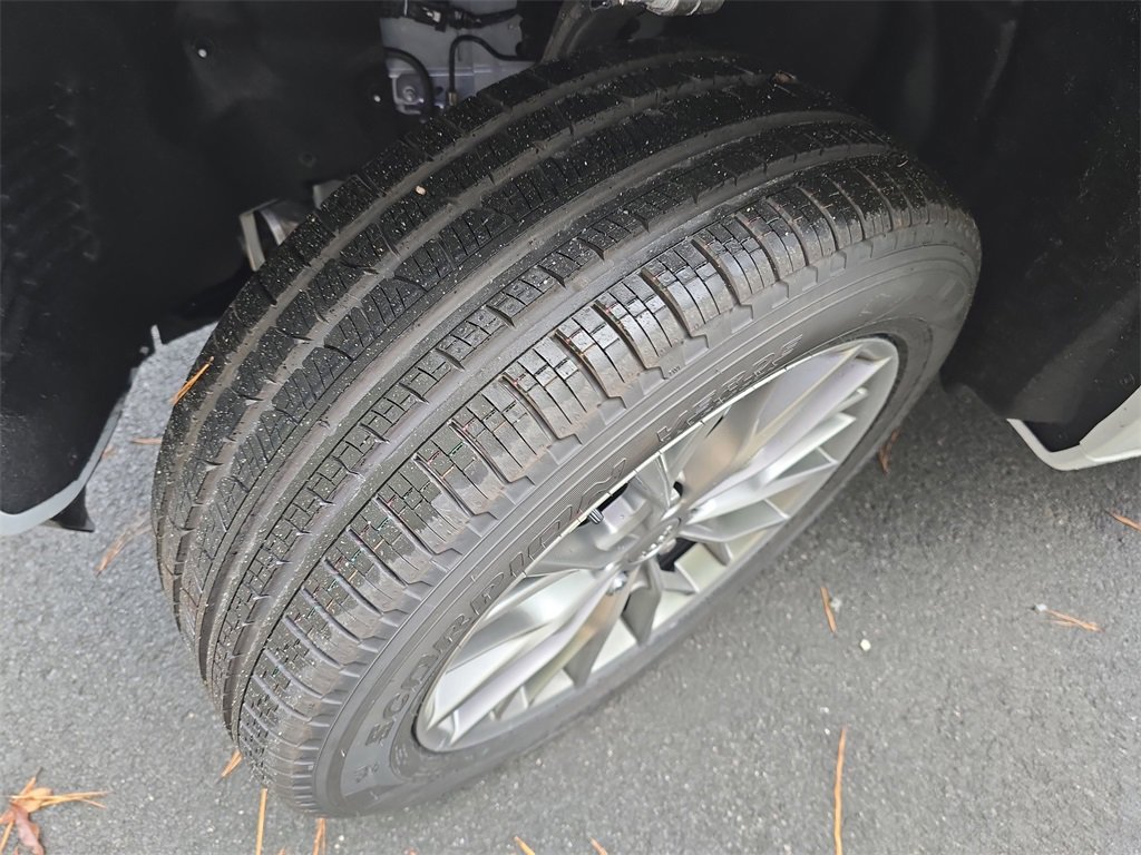 New 2025 Jeep Grand Cherokee Summit w/ Luxury Tech Group V image 34