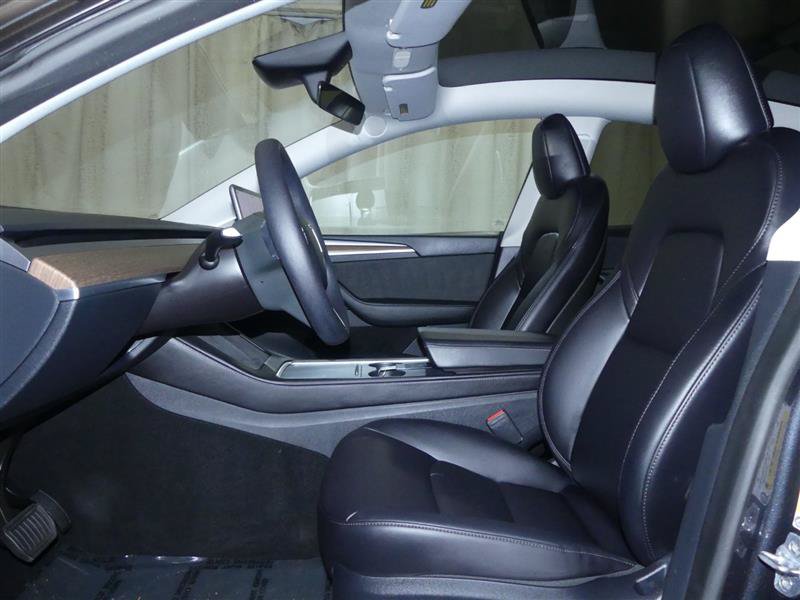 Used 2024 Tesla Model Y Long Range RWD image 19