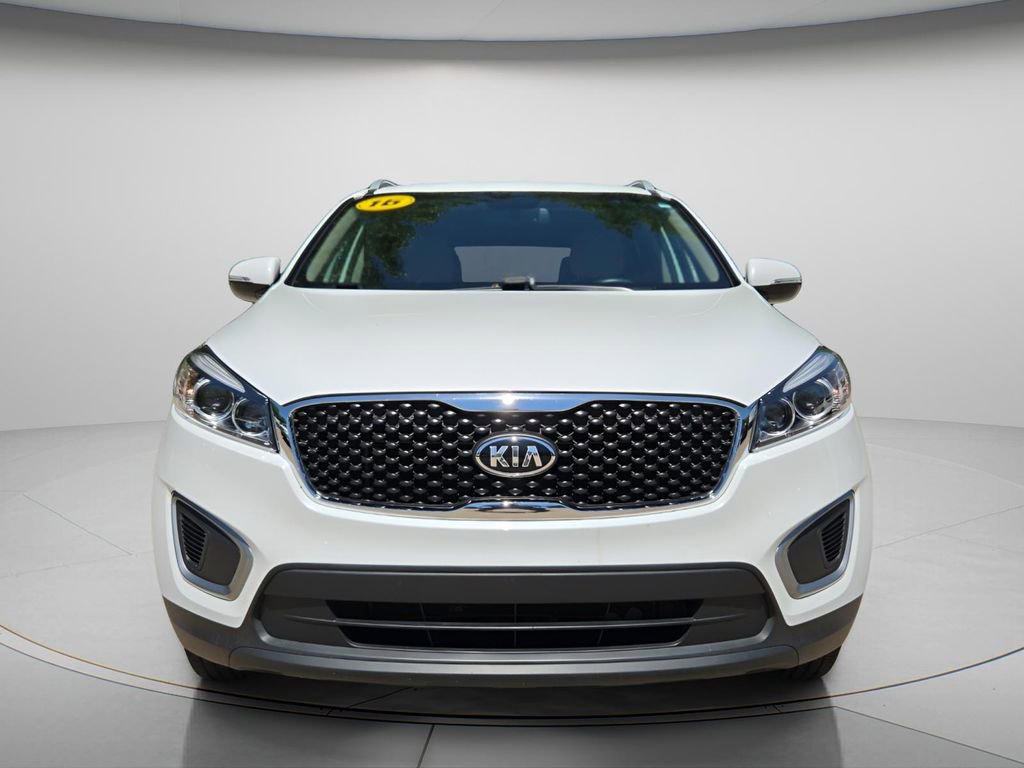 Used 2016 Kia Sorento LX w/ LX Convenience Package image 4