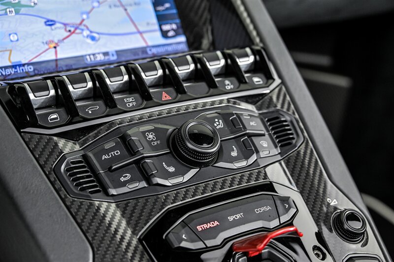 Used 2017 Lamborghini Aventador LP 750-4 Superveloce AWD/4WD image 27