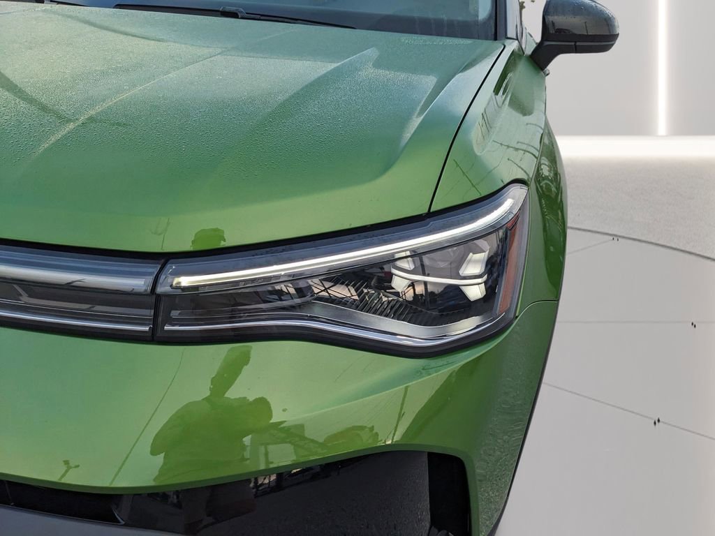 Certified 2025 Volkswagen Taos SE AWD/4WD image 10