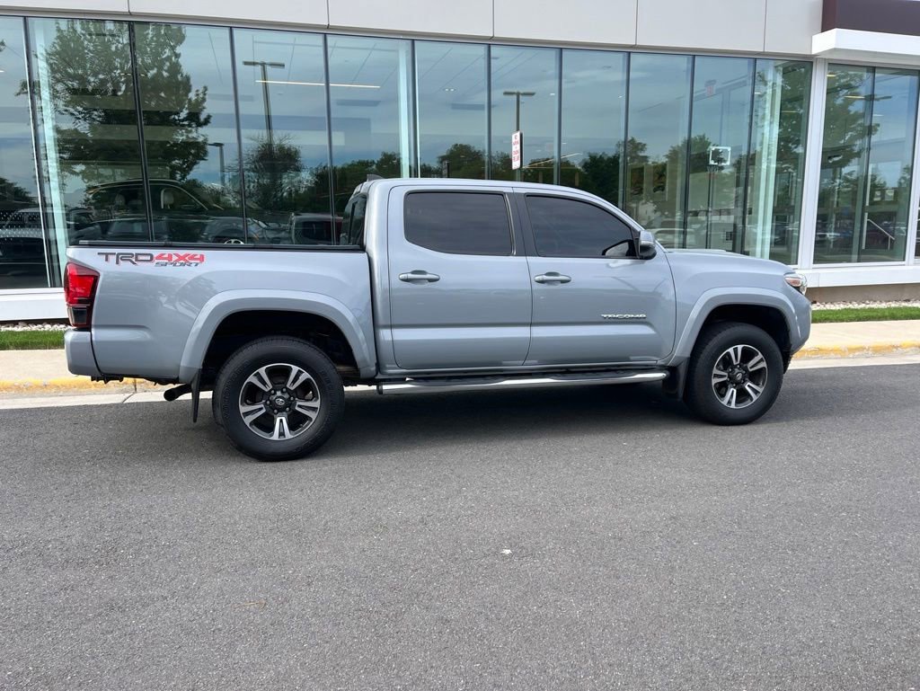 Used 2019 Toyota Tacoma TRD Sport AWD/4WD image 10