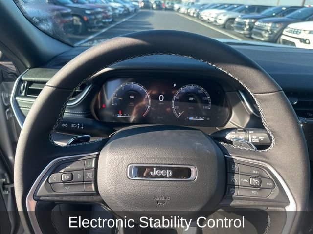Used 2024 Jeep Grand Cherokee Altitude AWD/4WD image 14