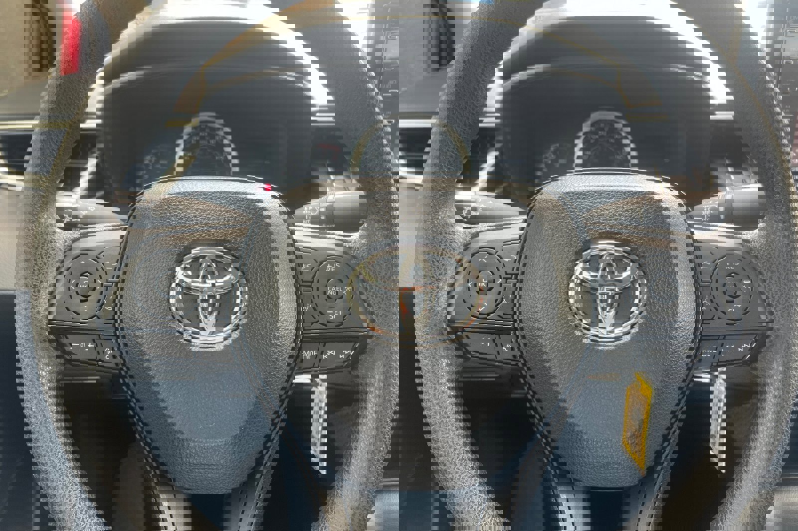 Used 2021 Toyota Corolla LE image 21