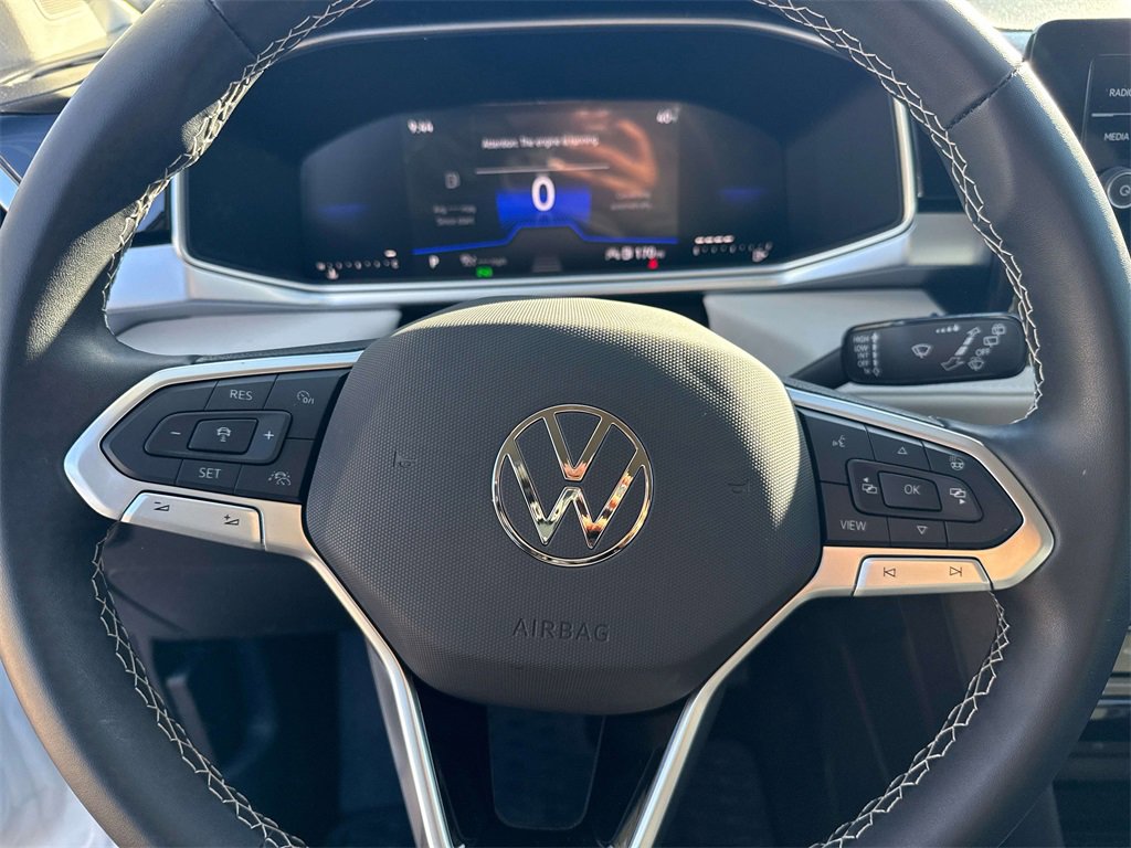 Used 2025 Volkswagen Taos SE image 15