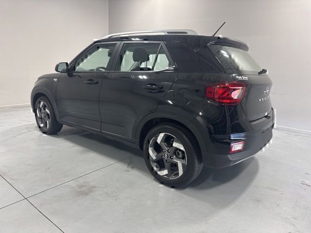 Certified 2026 Hyundai Venue SEL FWD image 8